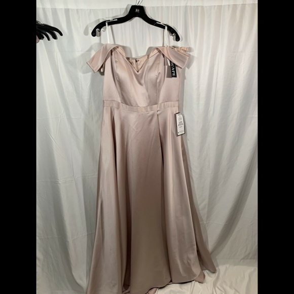 NWT $259 Xscape Off the Shoulder Satin Gown in Beige Pink [SZ‎ 14 ] - Picture 2 of 12